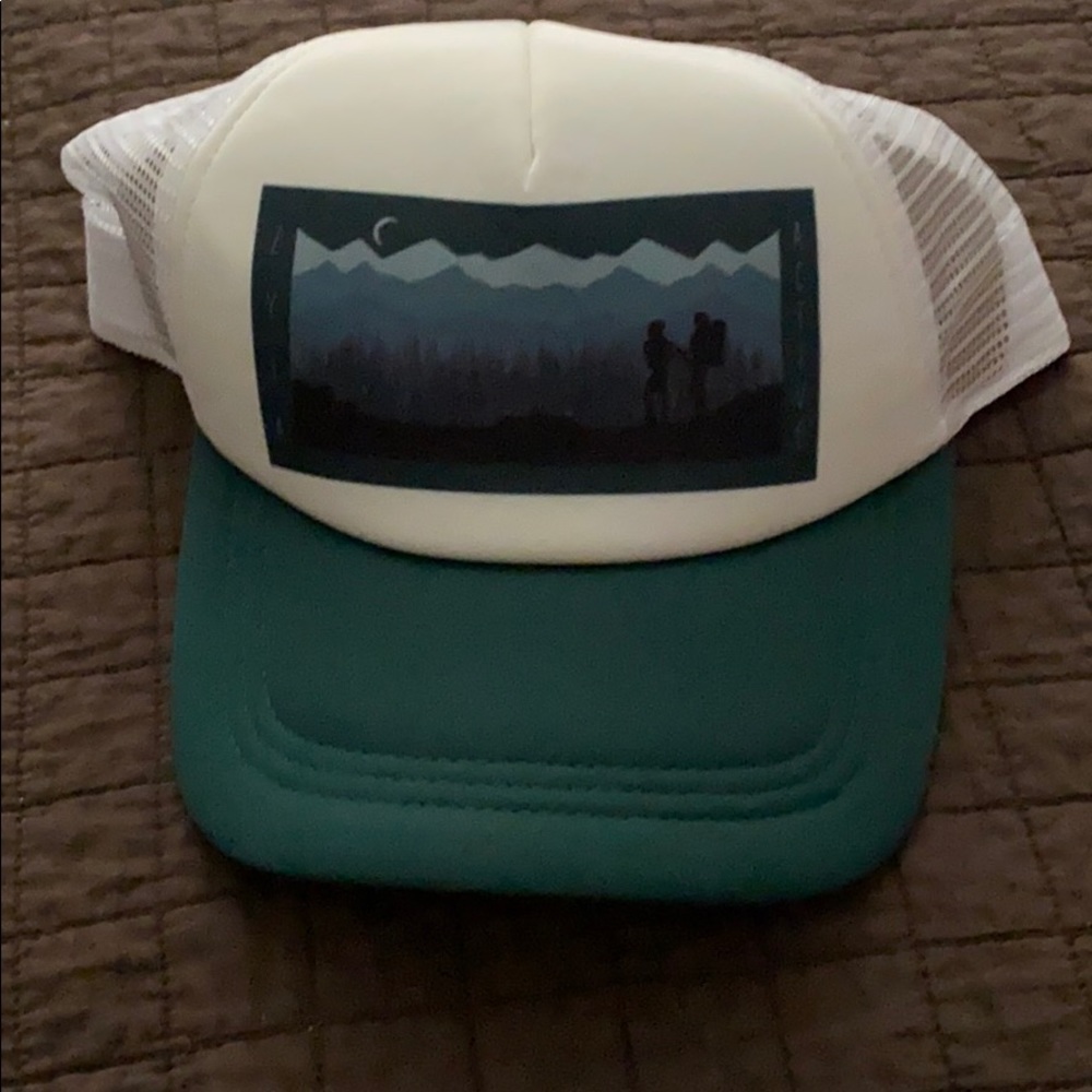 Zyia trucker mesh hat